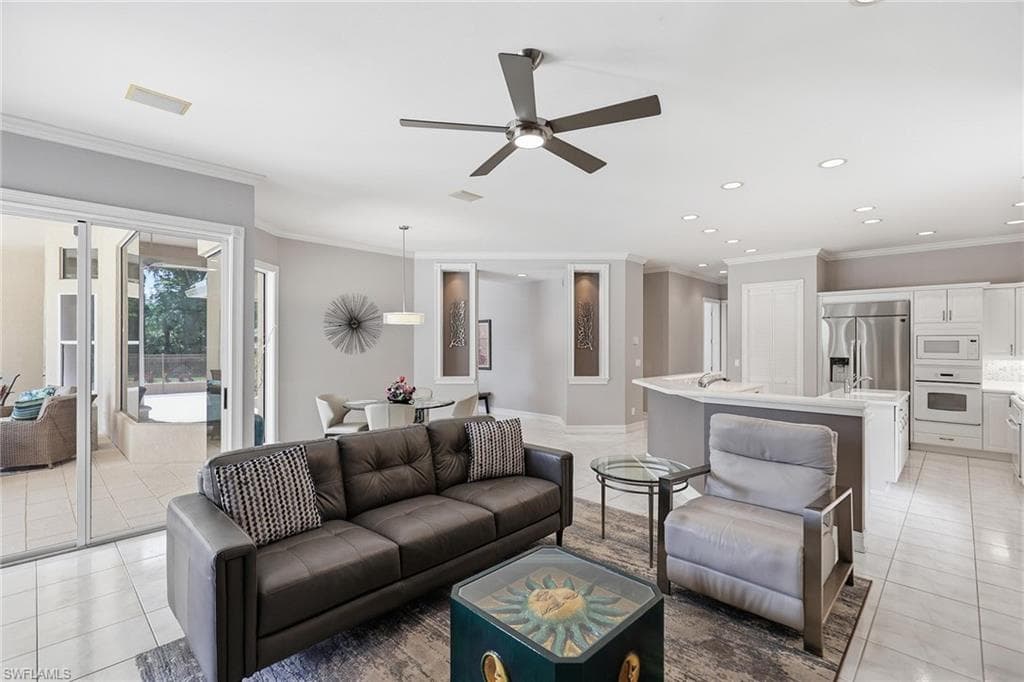 6656 Trail BLVD-16