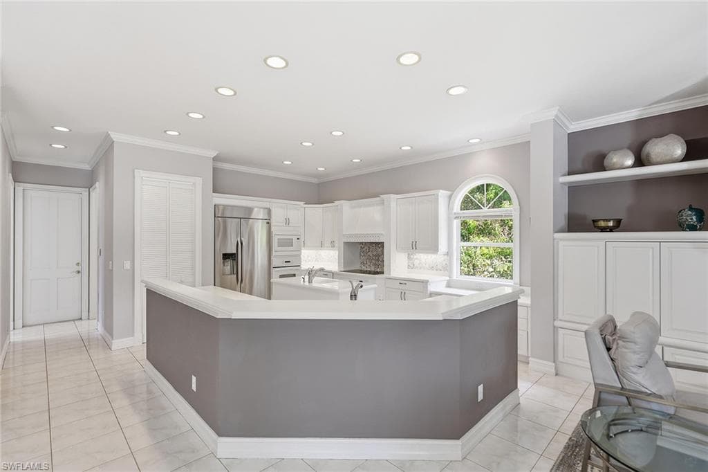 6656 Trail BLVD-18