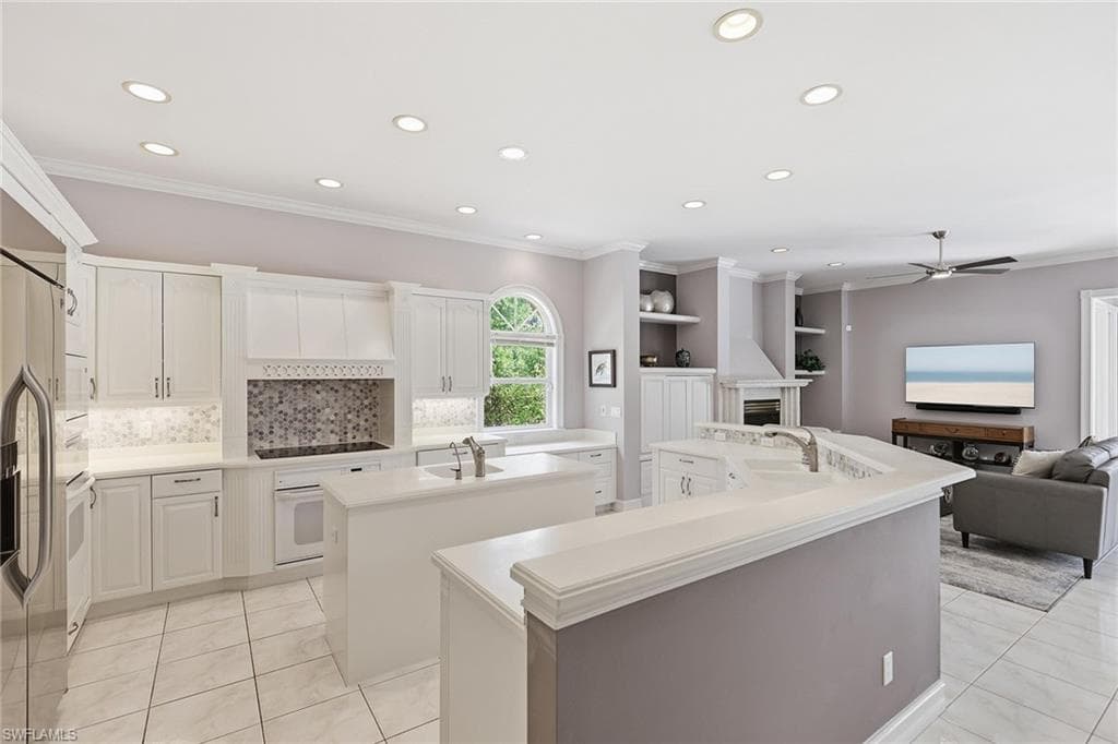 6656 Trail BLVD-19