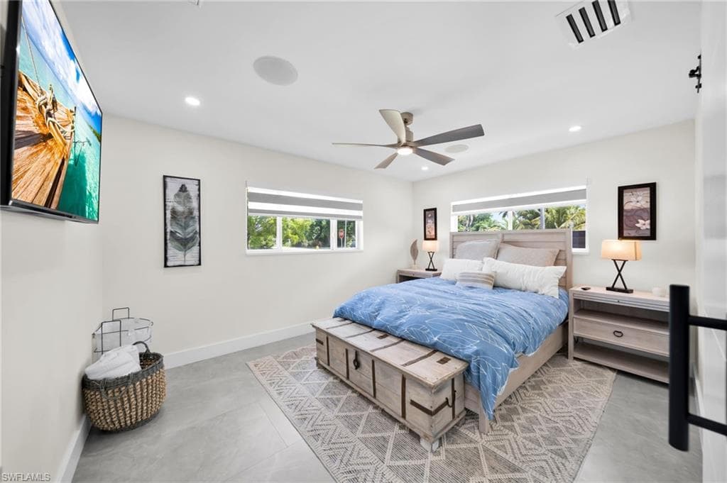 1574 Ricardo AVE-15