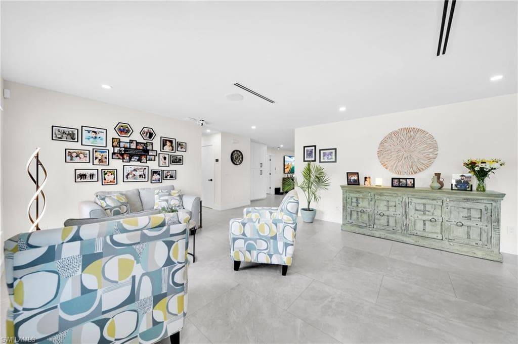 1574 Ricardo AVE-11