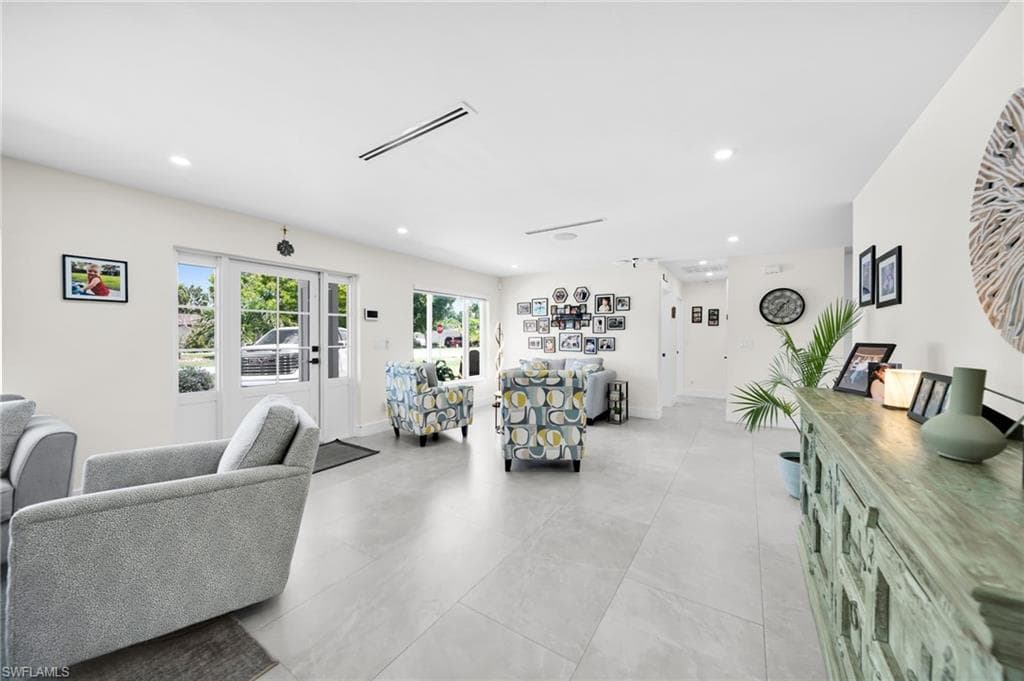 1574 Ricardo AVE-6