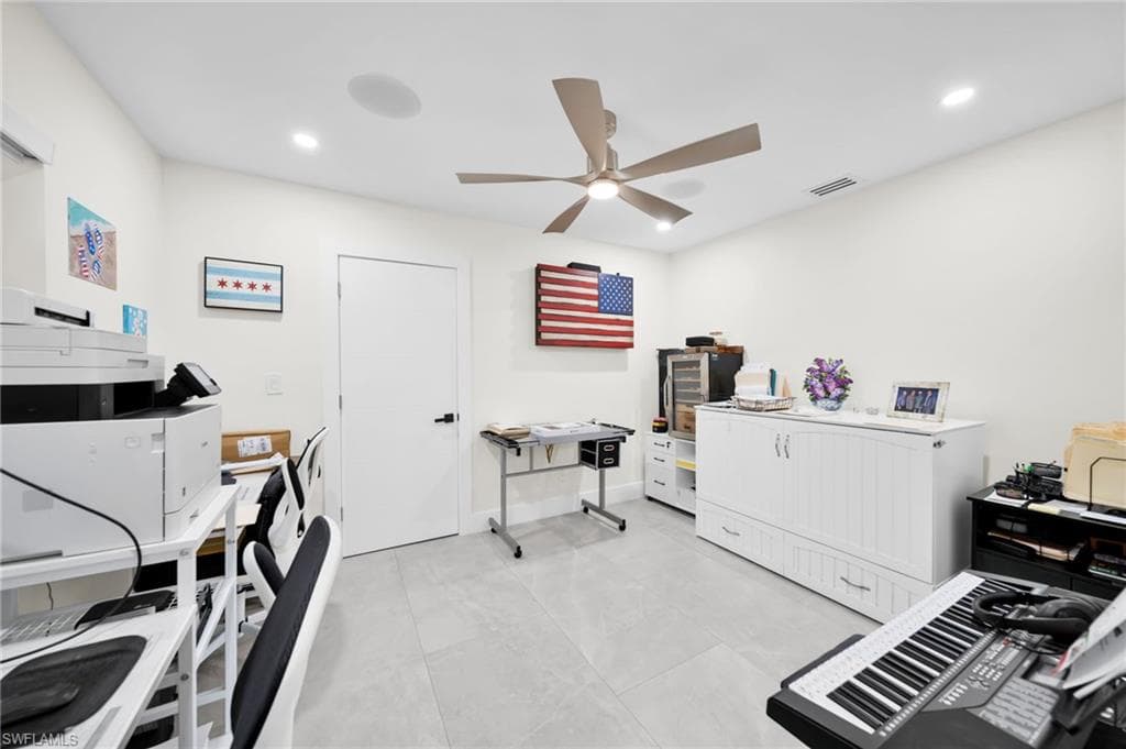 1574 Ricardo AVE-19
