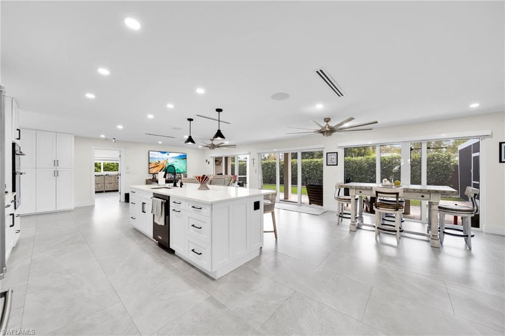 1574 Ricardo AVE-33