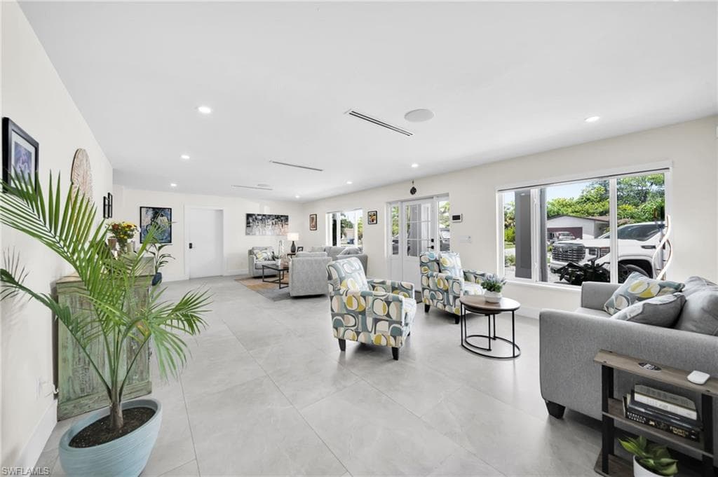 1574 Ricardo AVE-9