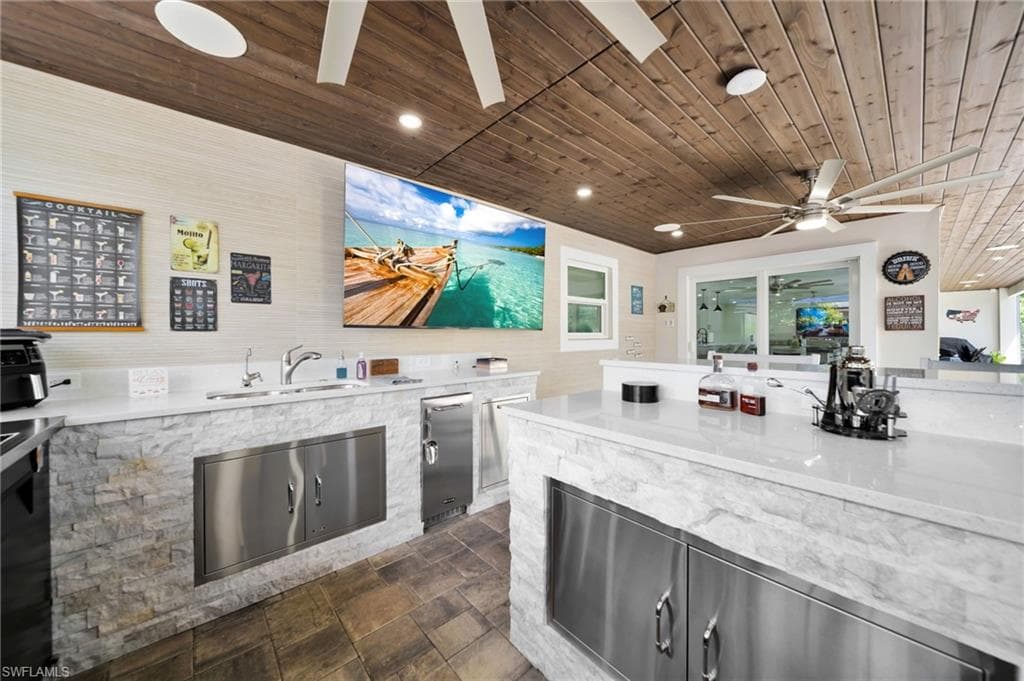 1574 Ricardo AVE-40