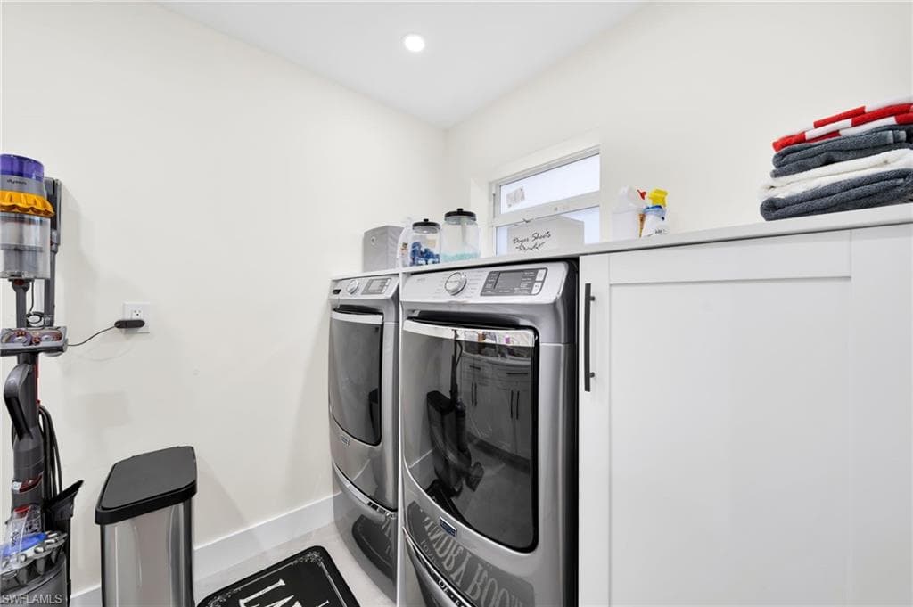 1574 Ricardo AVE-17