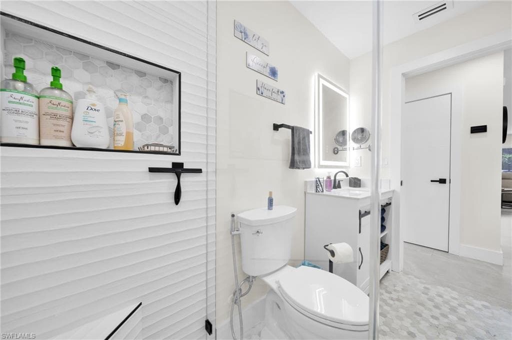 1574 Ricardo AVE-14