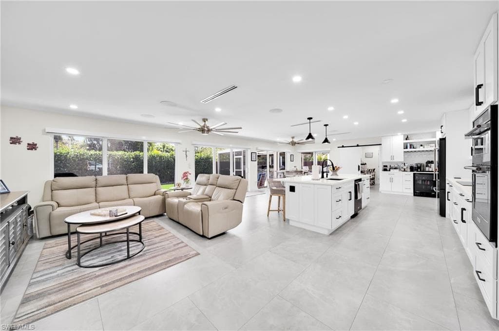 1574 Ricardo AVE-28