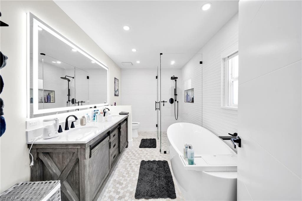 1574 Ricardo AVE-24