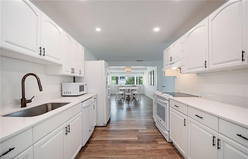 1281 Diana AVE-8