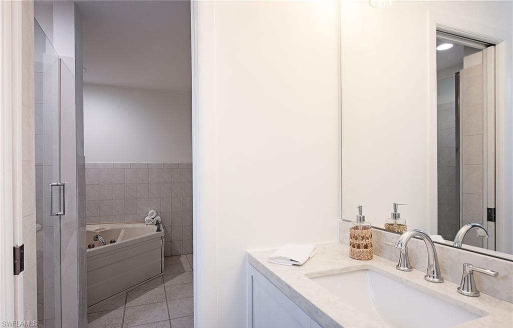1281 Diana AVE-18