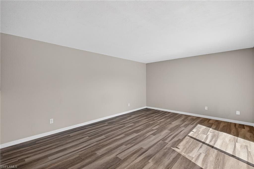5576 Malt DR 4-4