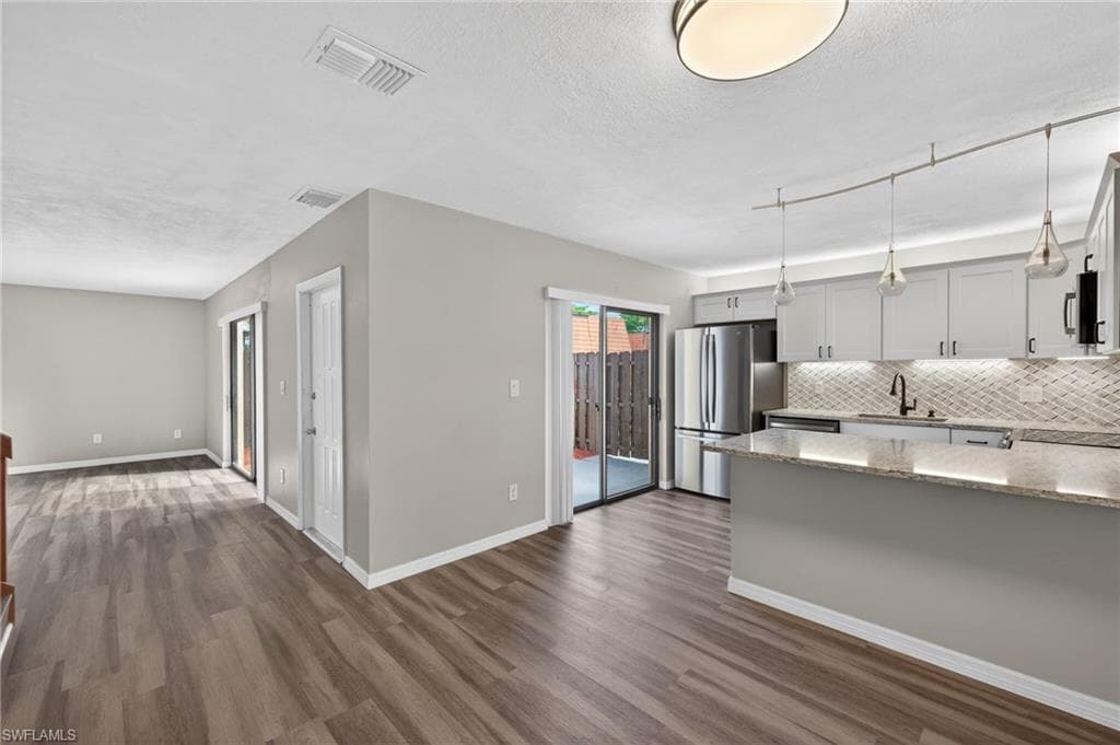 5576 Malt DR 4-8