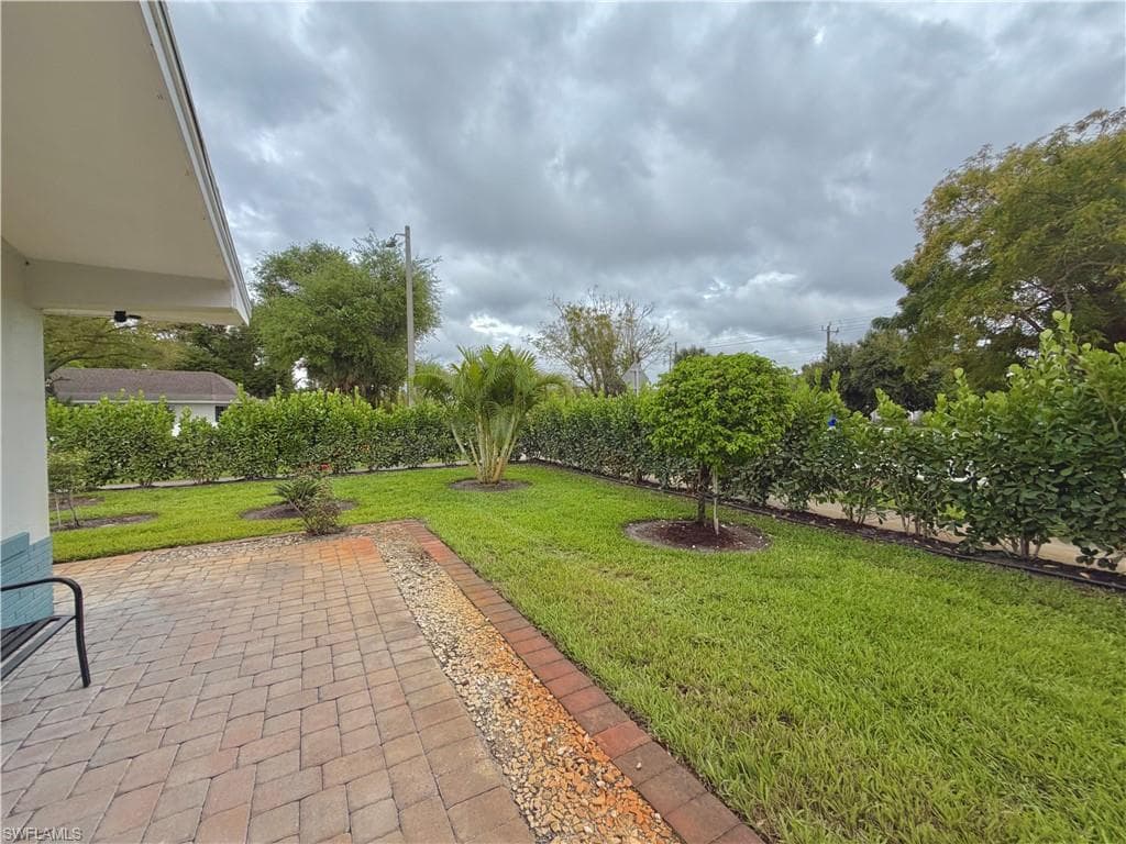 1821 Winkler AVE-22