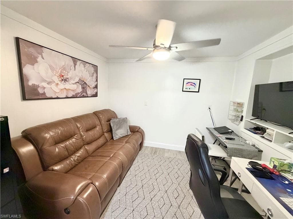 1821 Winkler AVE-15