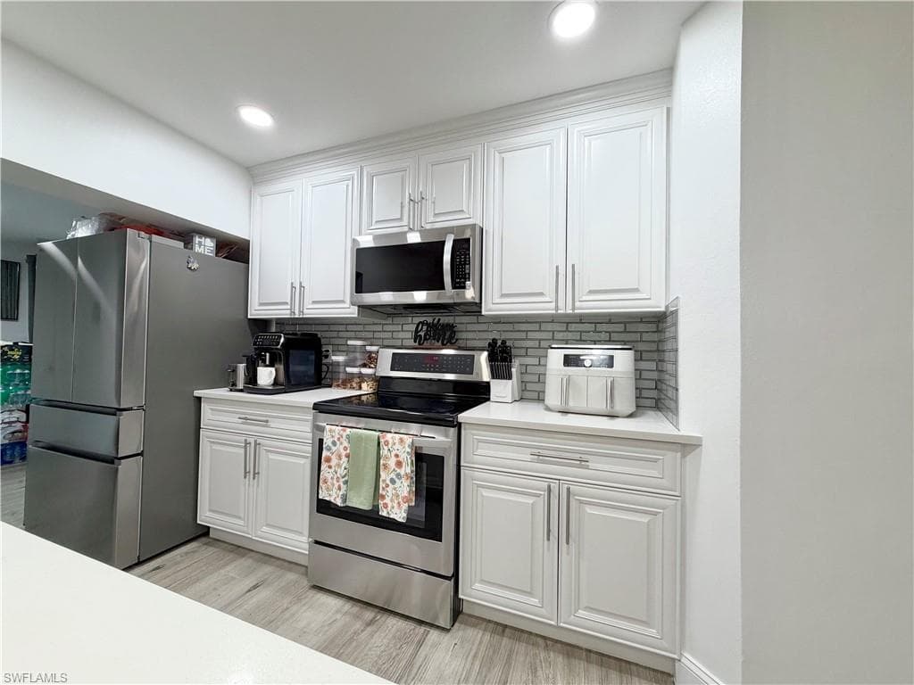 1821 Winkler AVE-3