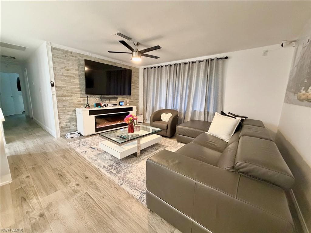 1821 Winkler AVE-7