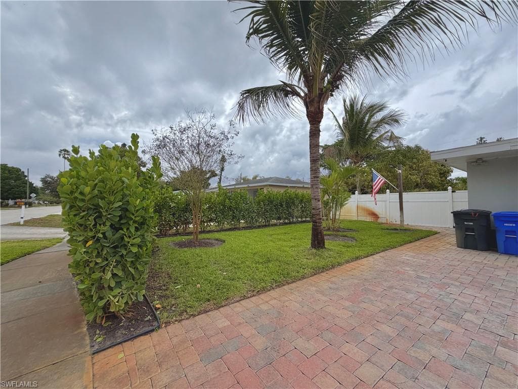 1821 Winkler AVE-24