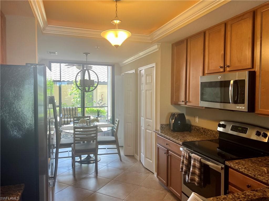 9509 Avellino WAY 1815-10