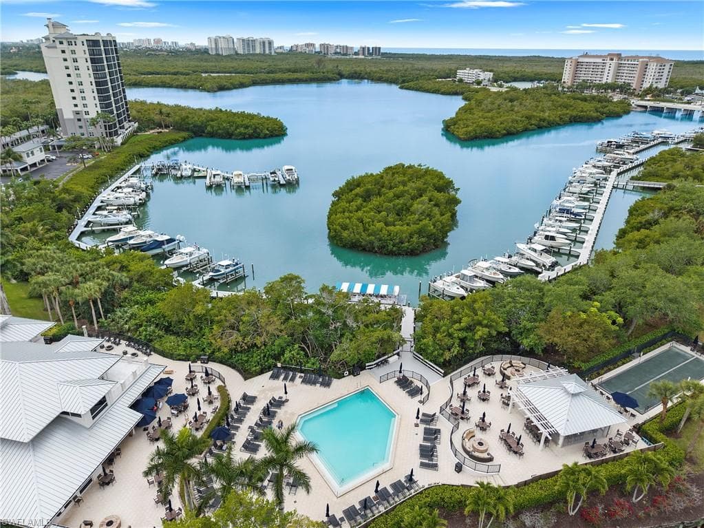 425 Cove Tower DR 403-26