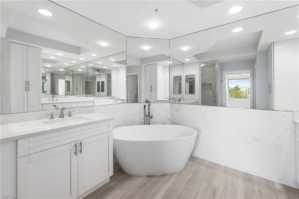 425 Cove Tower DR 403-16