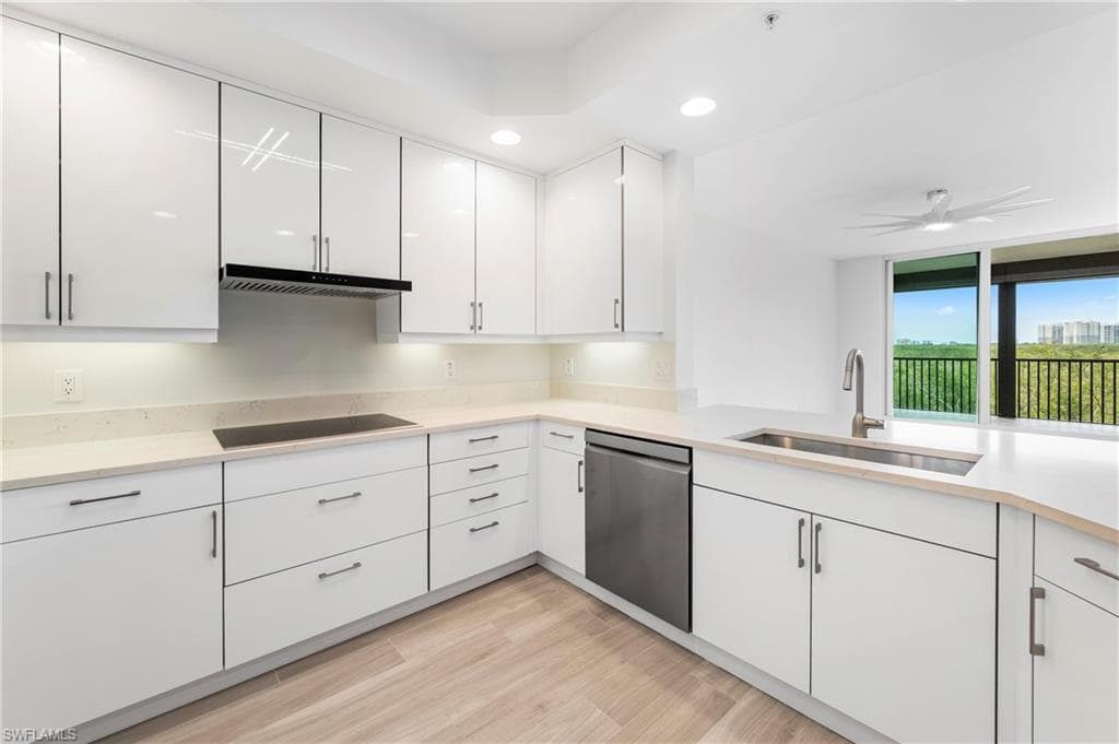 425 Cove Tower DR 403-4