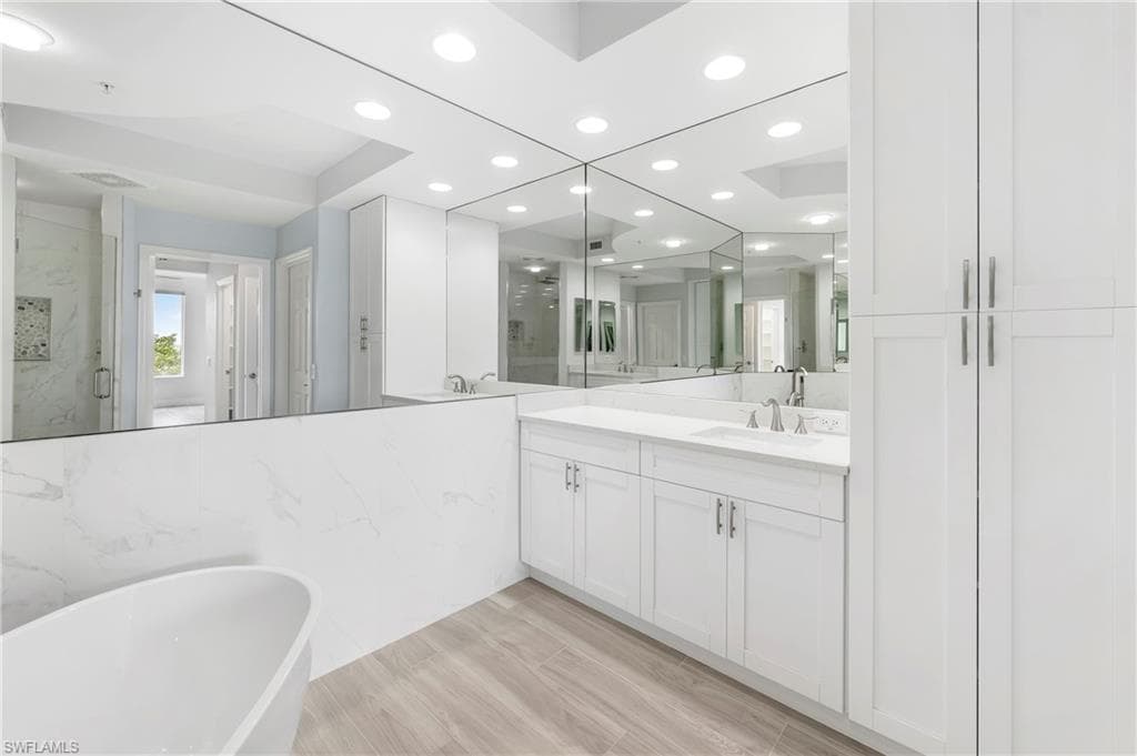 425 Cove Tower DR 403-13
