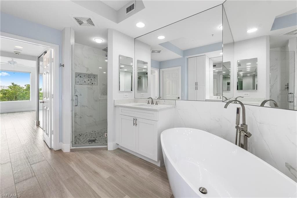 425 Cove Tower DR 403-14