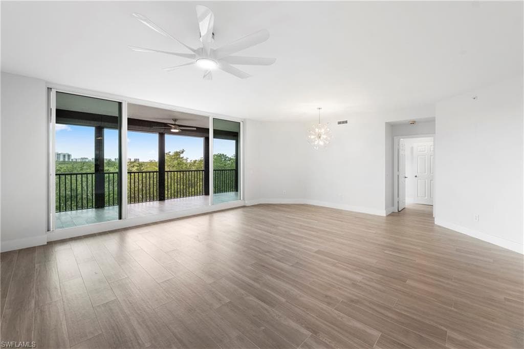 425 Cove Tower DR 403-7