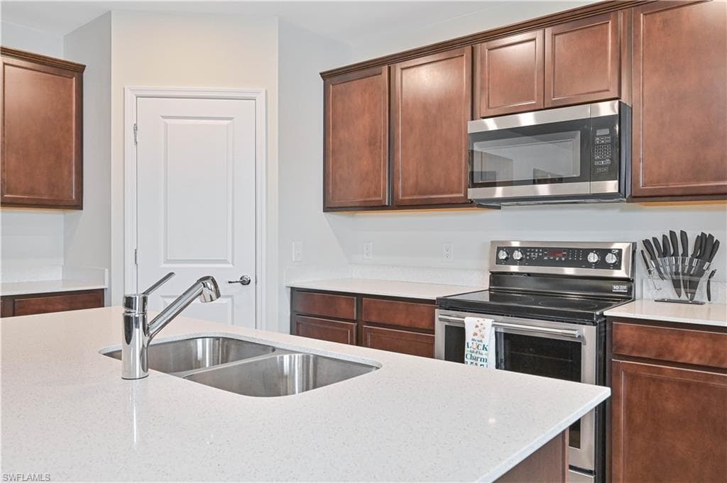 10792 Firebush CIR-27