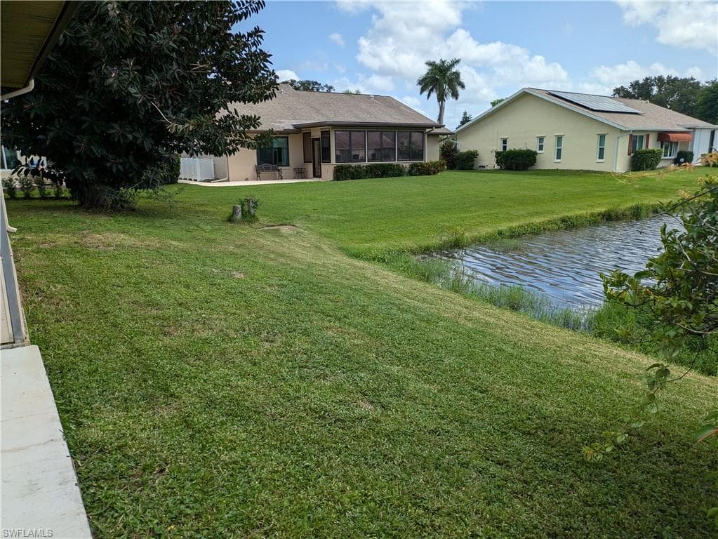 104 Fleur De Lis LN-2
