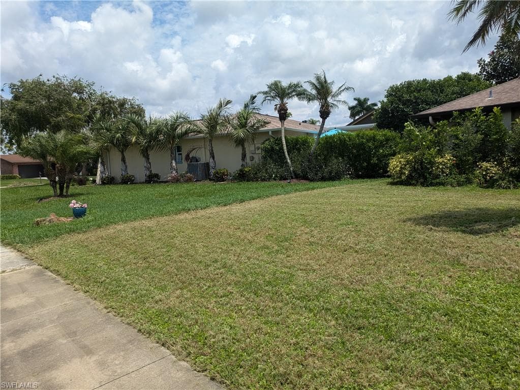 104 Fleur De Lis LN-3