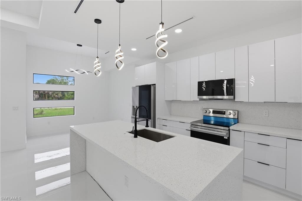 669 Windermere DR-11