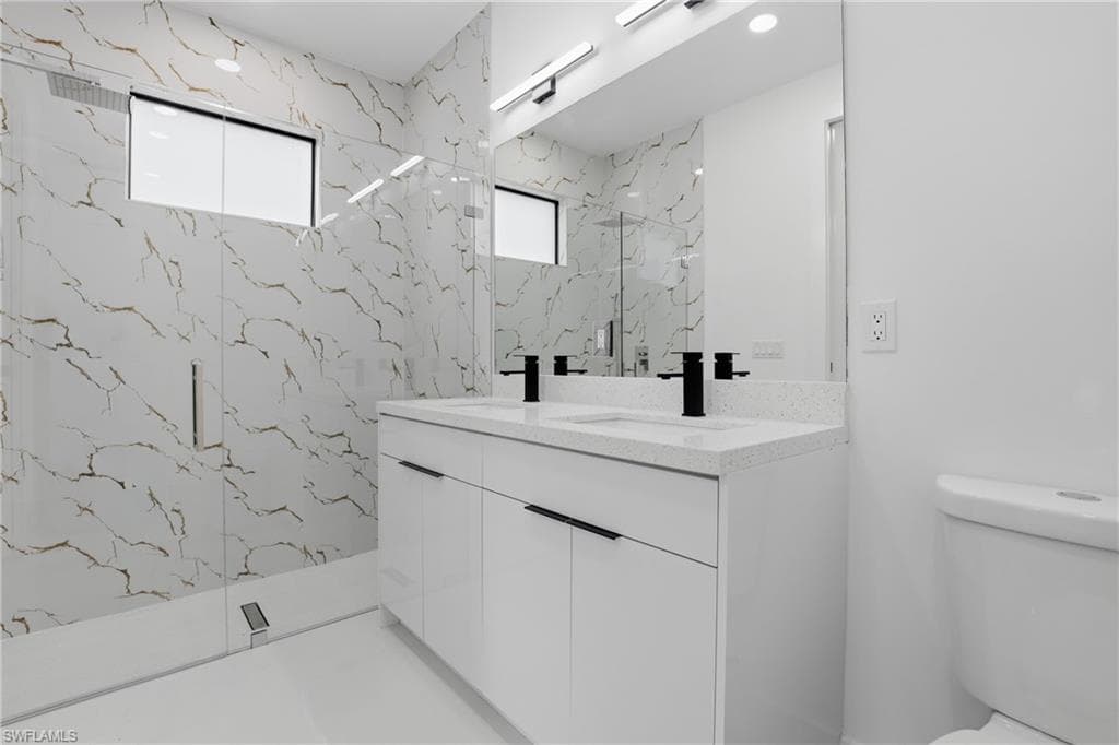 669 Windermere DR-23
