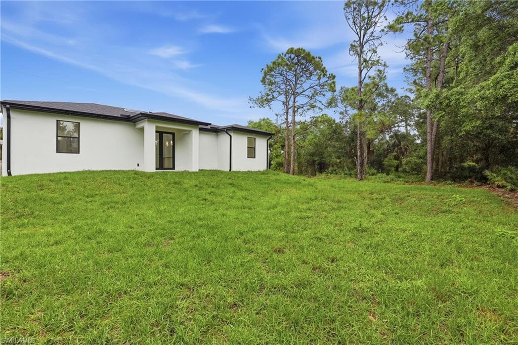 669 Windermere DR-40