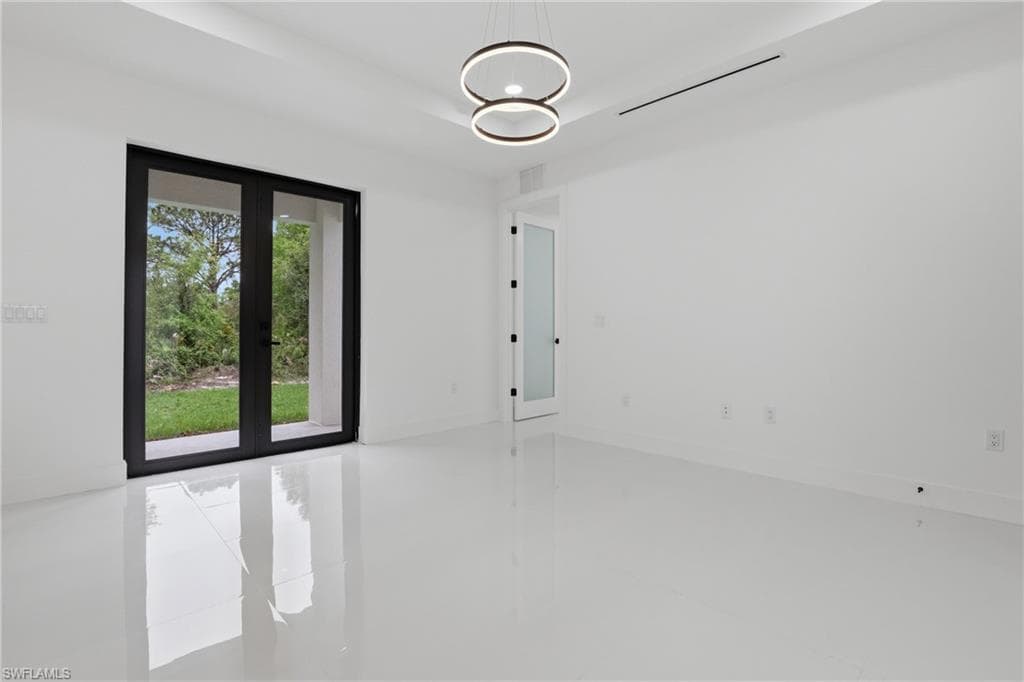 669 Windermere DR-14