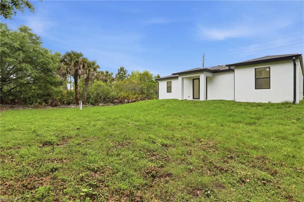669 Windermere DR-39