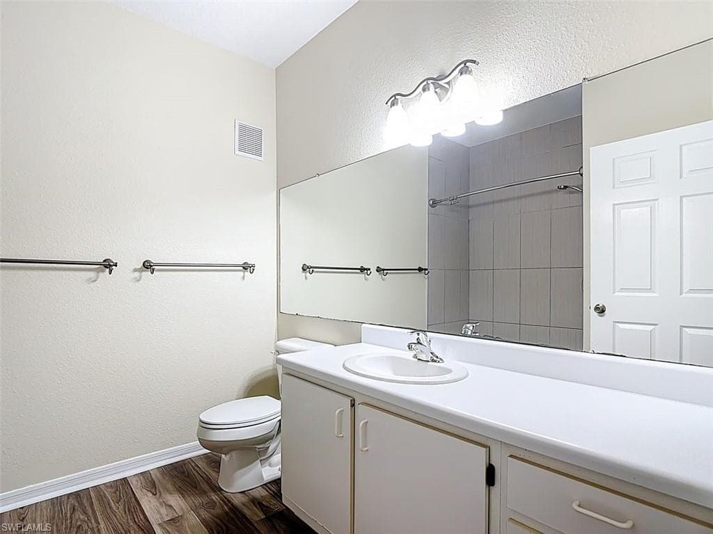 11571 Villa Grand 615-22