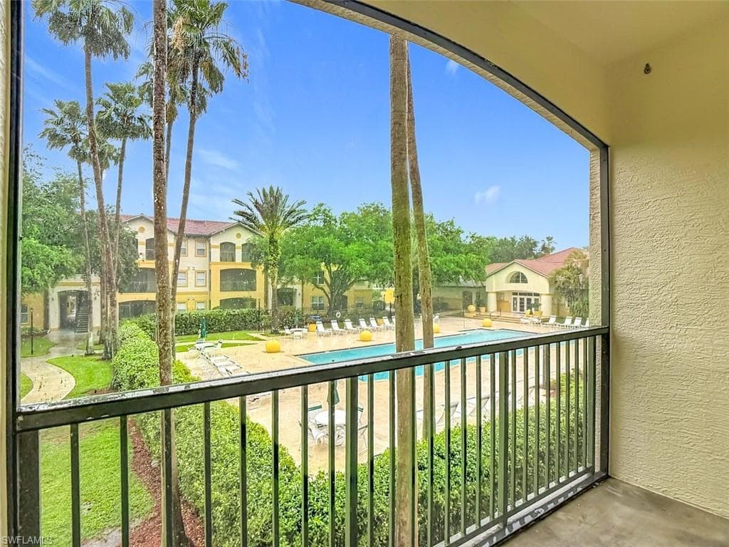 11571 Villa Grand 615-26