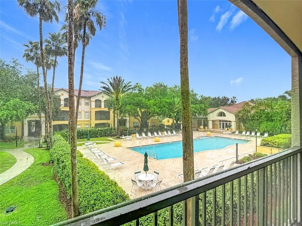 11571 Villa Grand 615-27