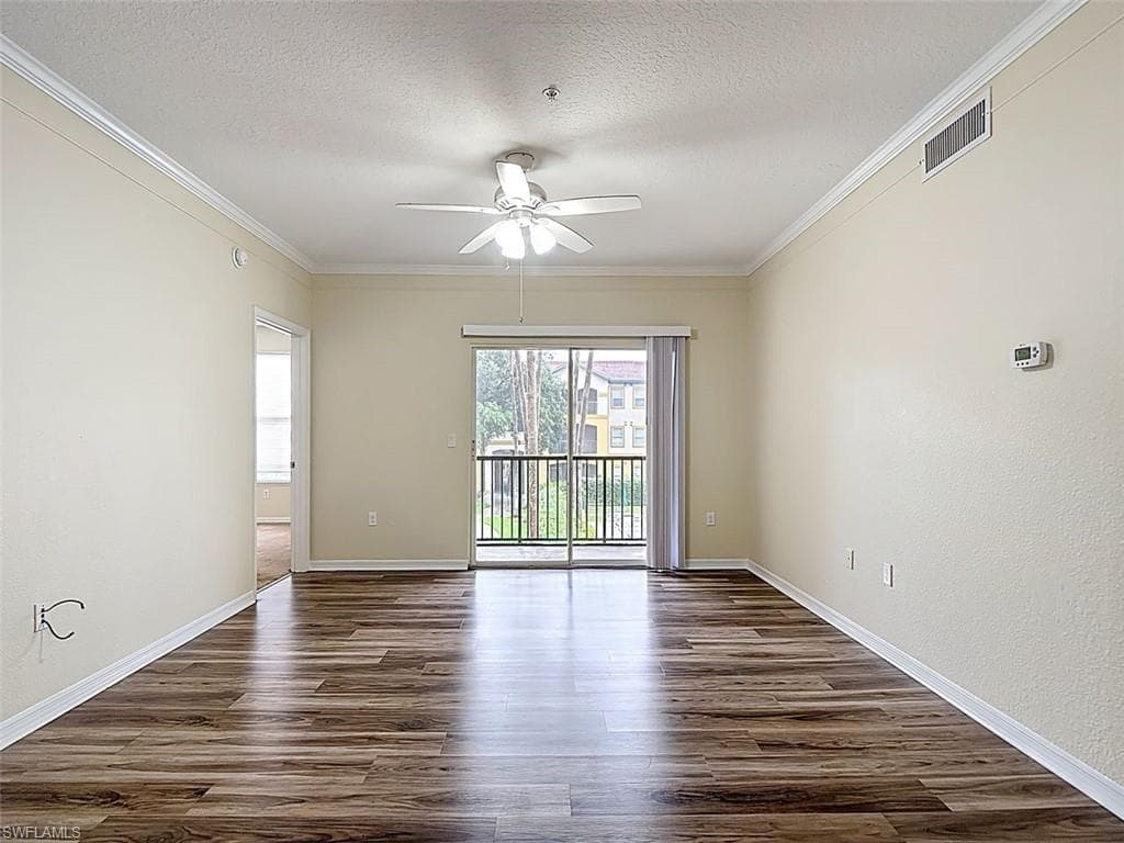 11571 Villa Grand 615-10