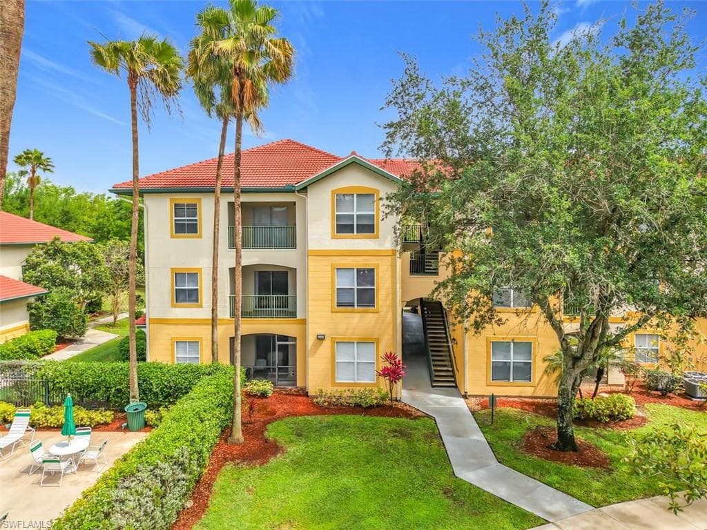 11571 Villa Grand 615-30