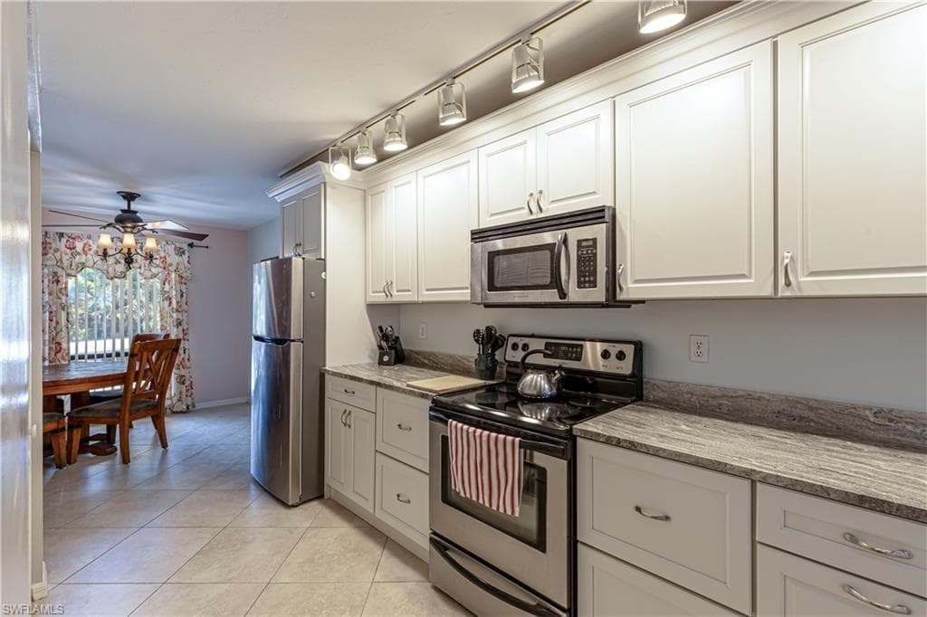 4410 Chantelle DR H-205-11