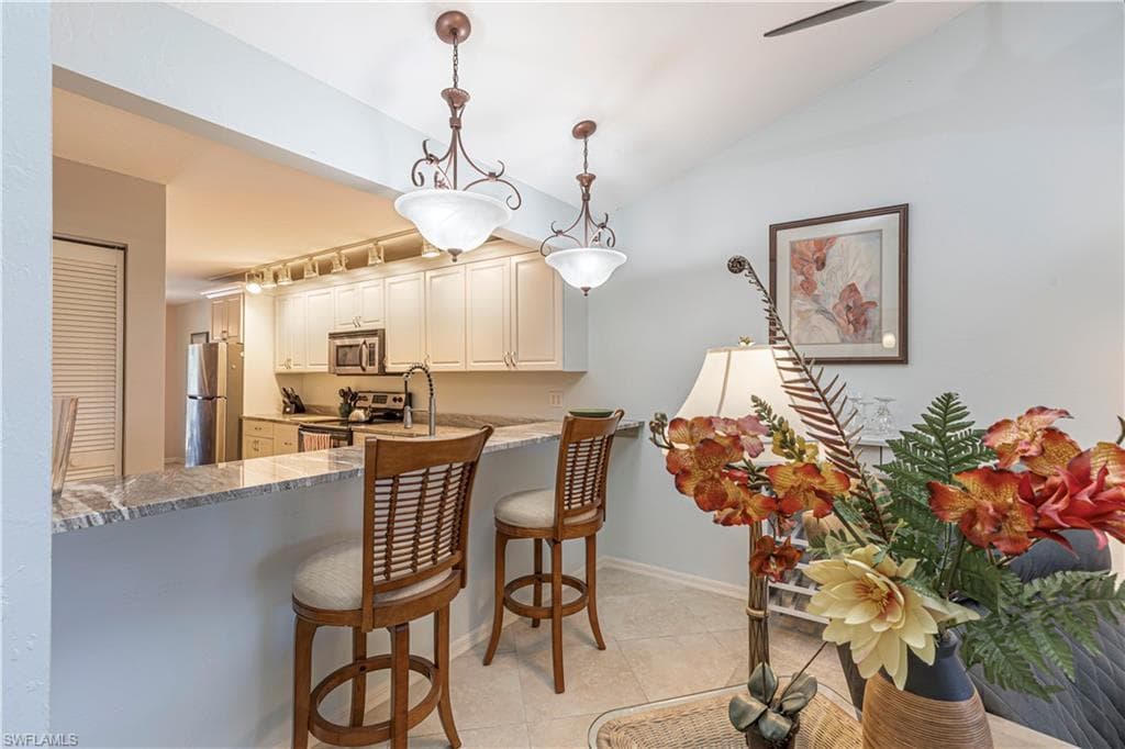 4410 Chantelle DR H-205-8