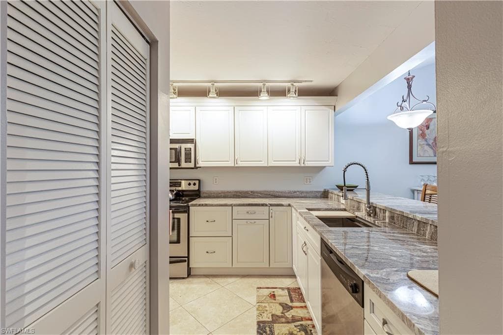 4410 Chantelle DR H-205-9