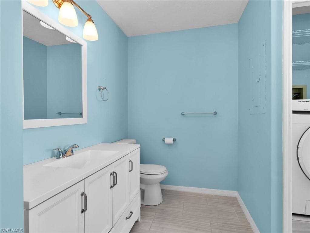1494 Trafalgar LN C-20