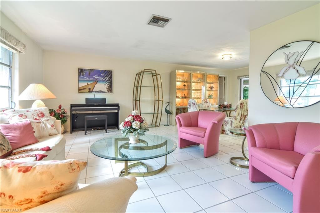 4632 Gulf AVE-12