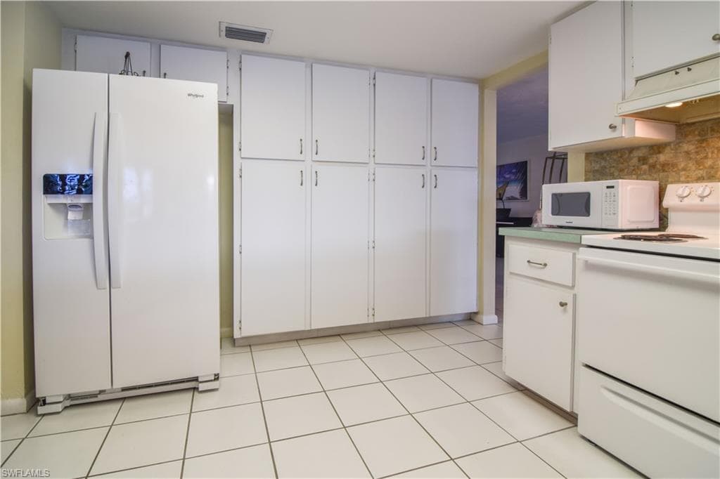4632 Gulf AVE-23