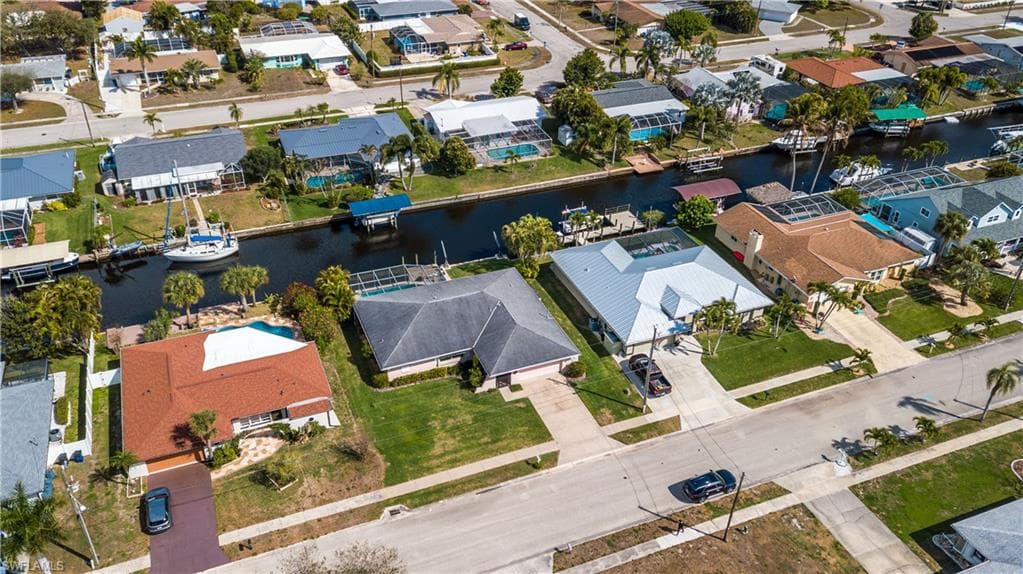 4632 Gulf AVE-9